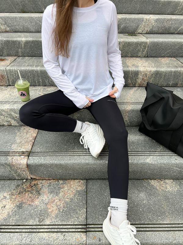 Flattering Curved High Waist Tights