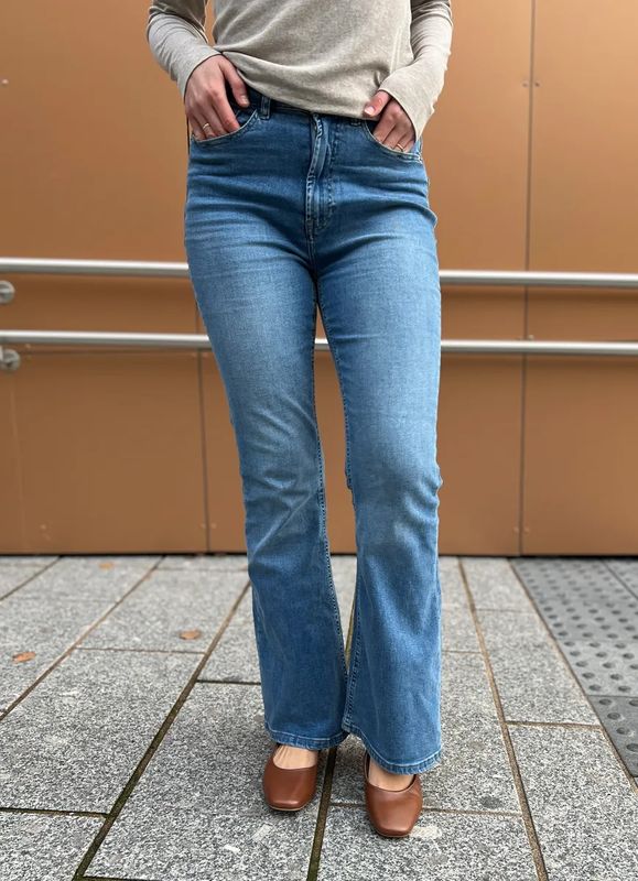 Twiggy Flared High Waist Jeans