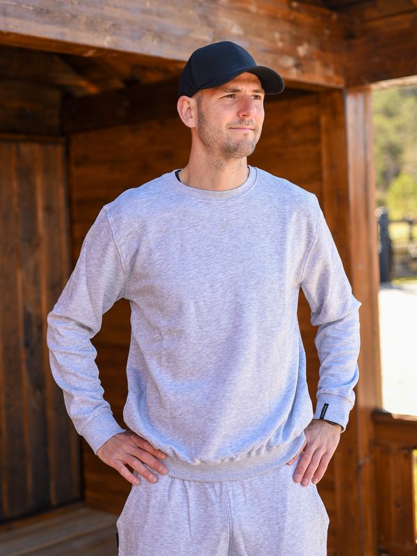 & Sweater U